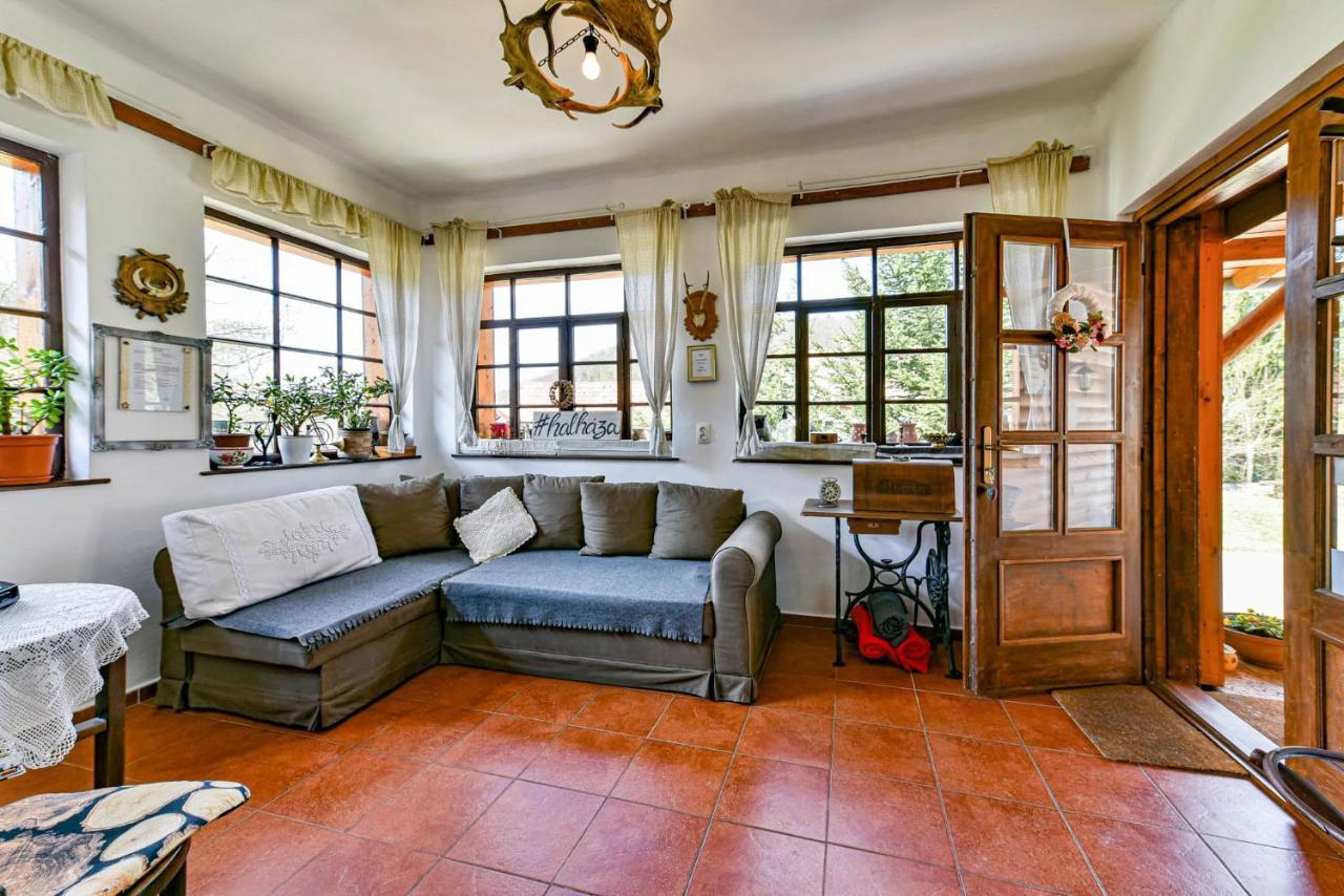 Halhaza Vendeghaz Apartment Sirok Екстериор снимка