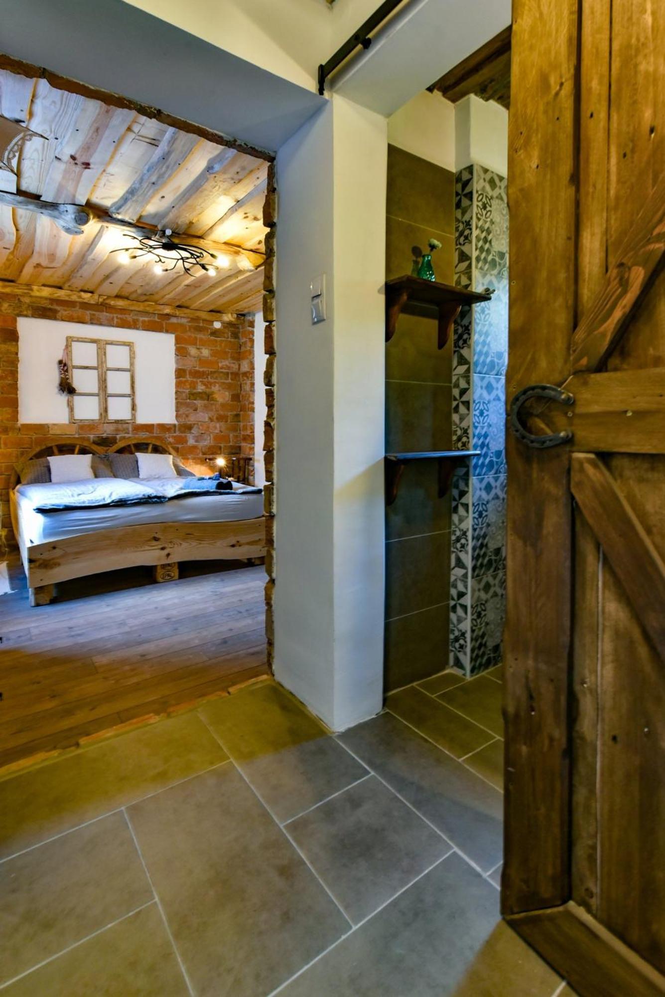 Halhaza Vendeghaz Apartment Sirok Екстериор снимка